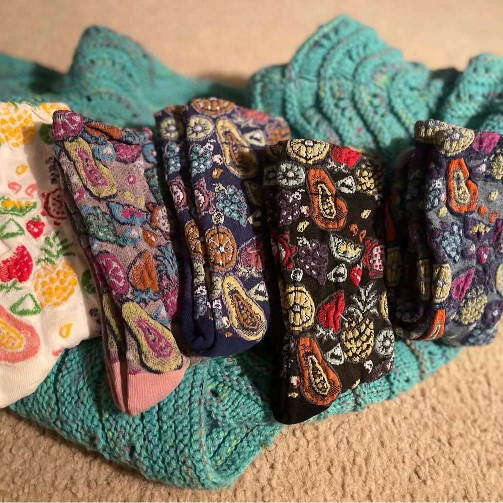 Colorful Paisley Patterned Women's Socks